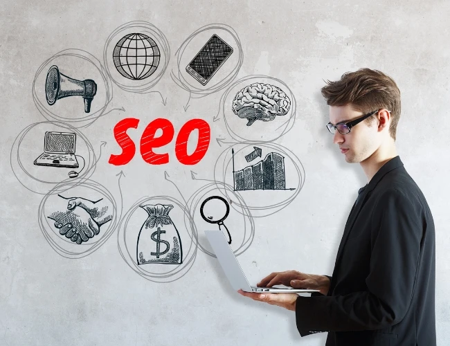 Giảng viên hướng dẫn học viên học SEO website | Học tập hiệu quả trong môi trường chuyên nghiệp
